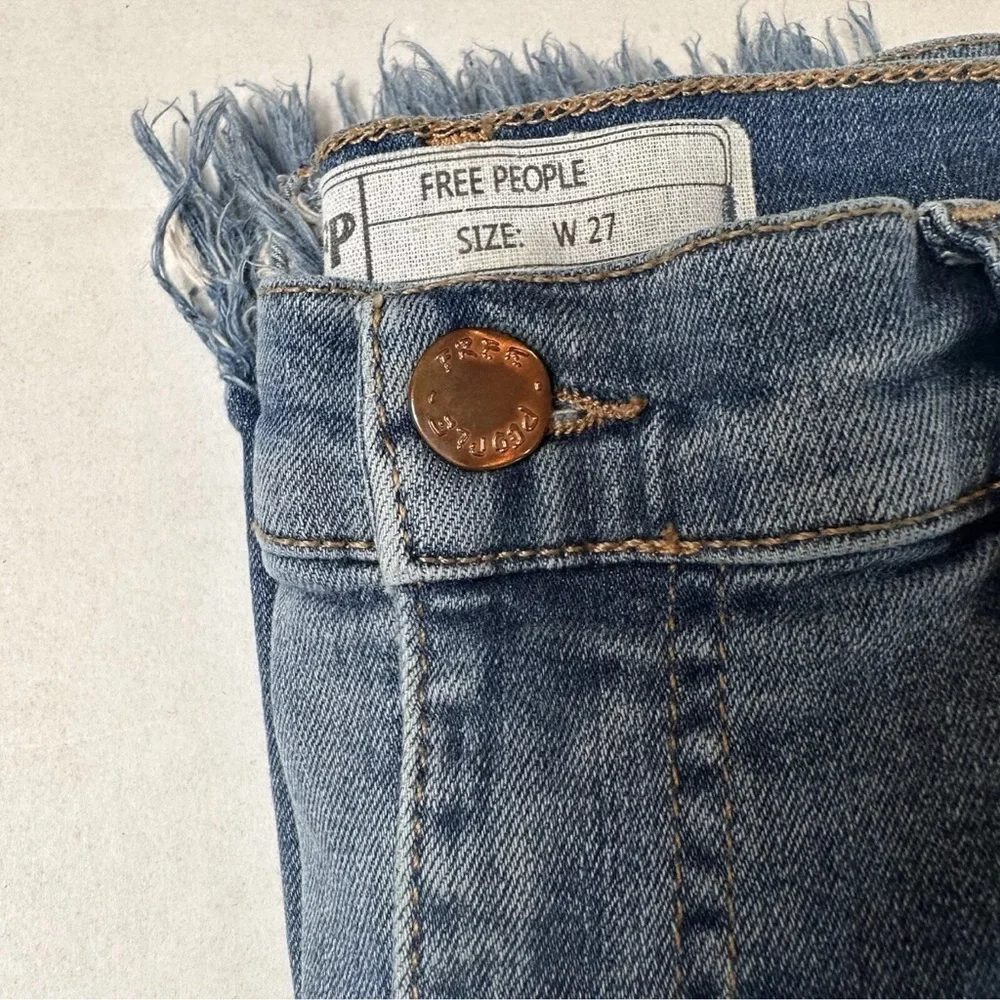 Free People - Size Women 27 - Ripped Fray Hem Skinny Distressed blue Jeans Denim
